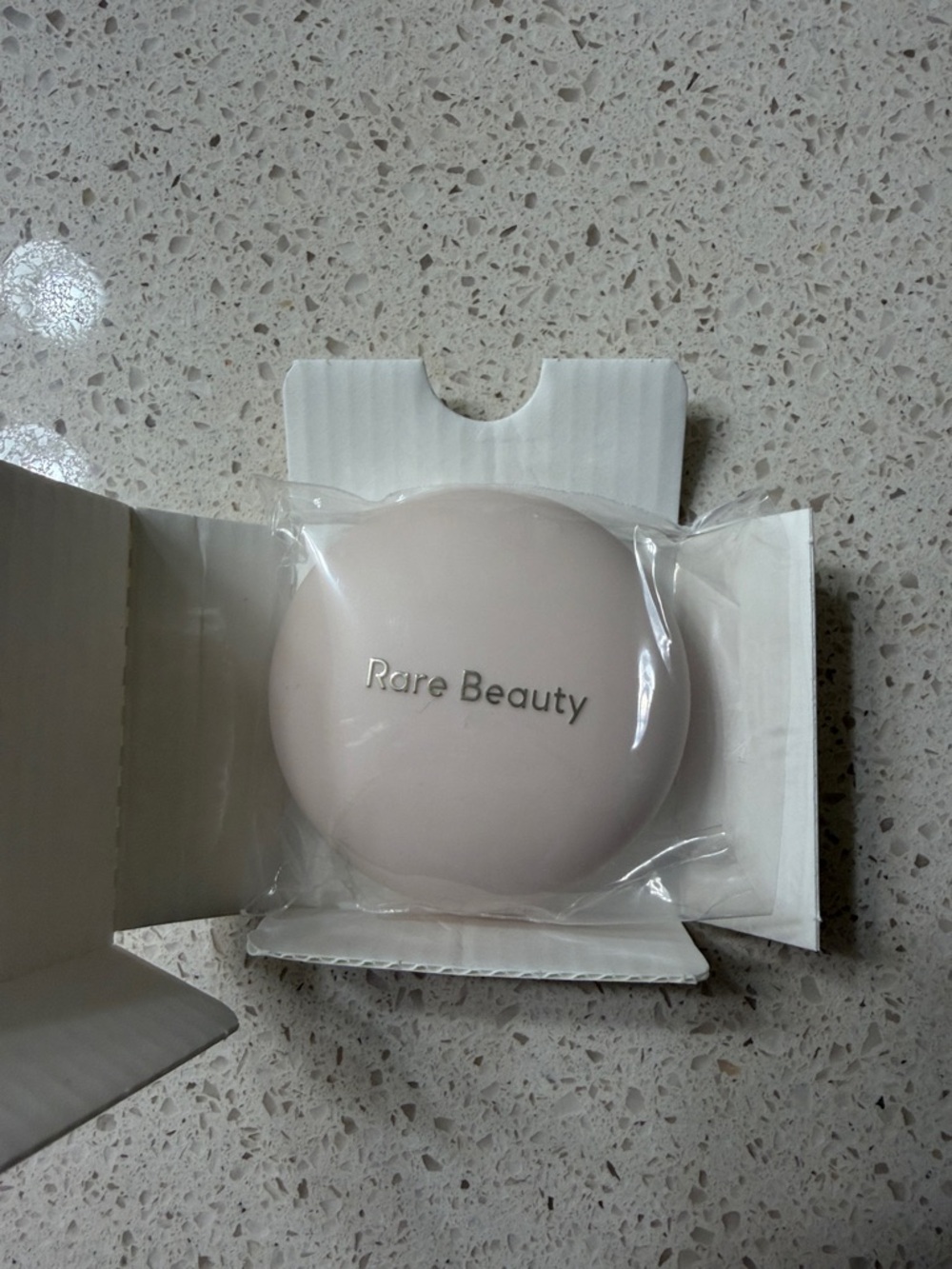 Rare Beauty Soft Pinch Luminous Powder Blush — Happy (Pink) - Picture 3 of 4